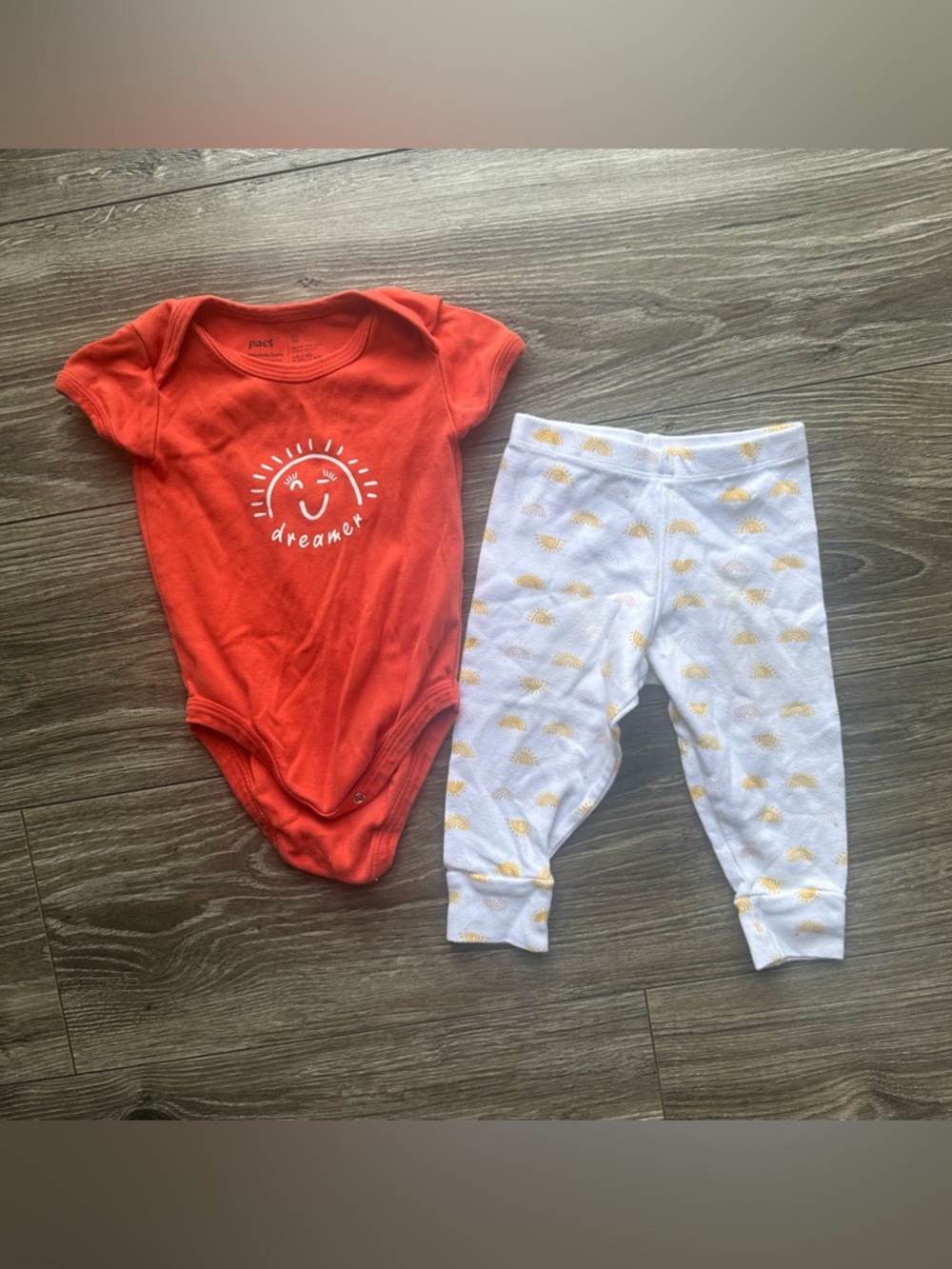 Pact Onesie and Pant Set 9-12 Months Organic Cotton Sun Dreamer Short Sleeve